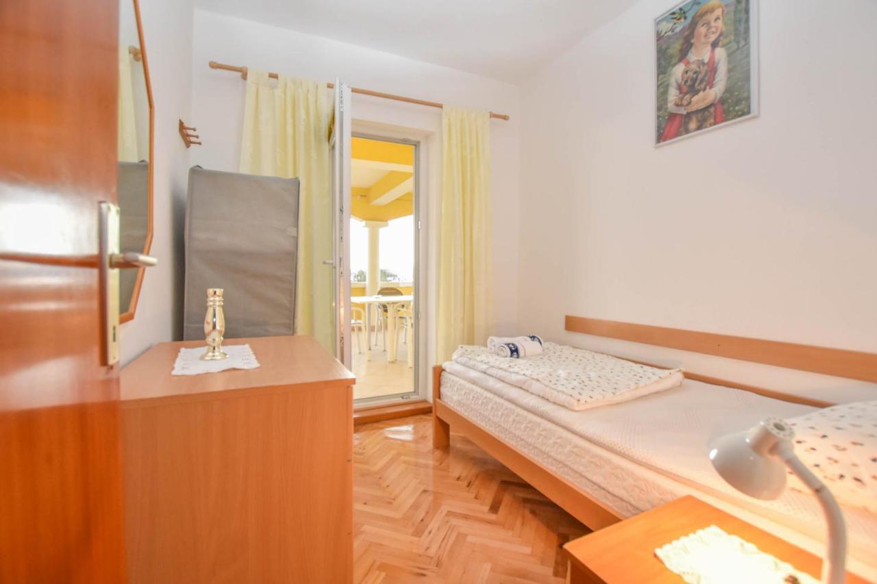 Apartments Dandelion Биоград-на-Мору Экстерьер фото