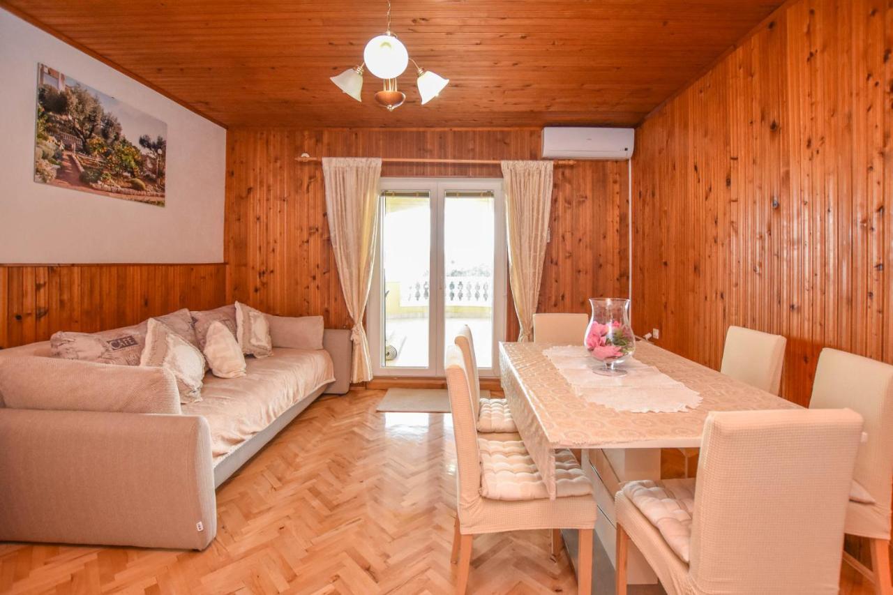 Apartments Dandelion Биоград-на-Мору Экстерьер фото