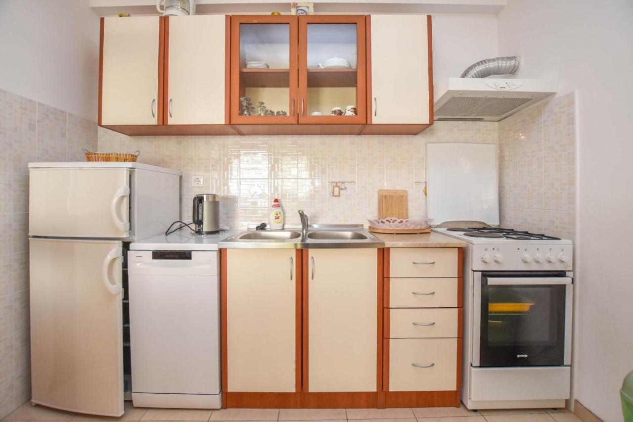 Apartments Dandelion Биоград-на-Мору Экстерьер фото