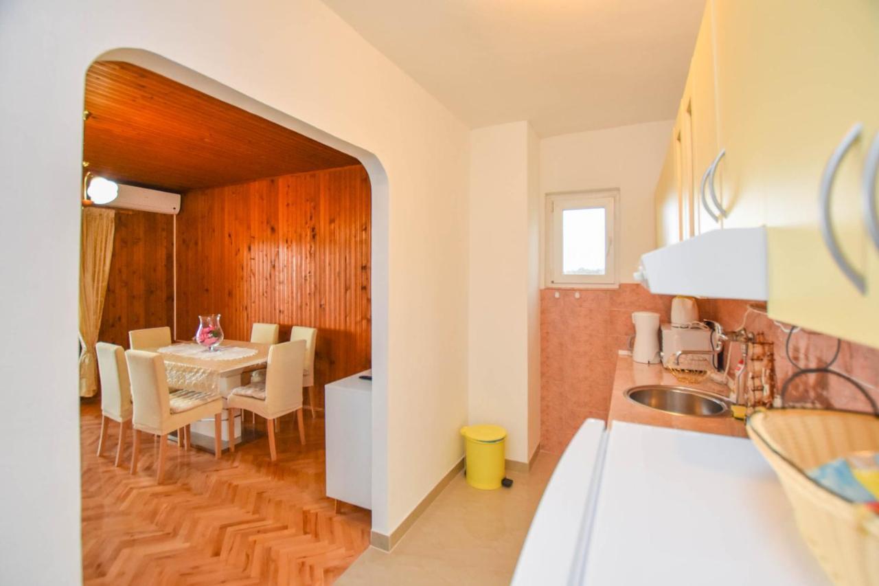 Apartments Dandelion Биоград-на-Мору Экстерьер фото