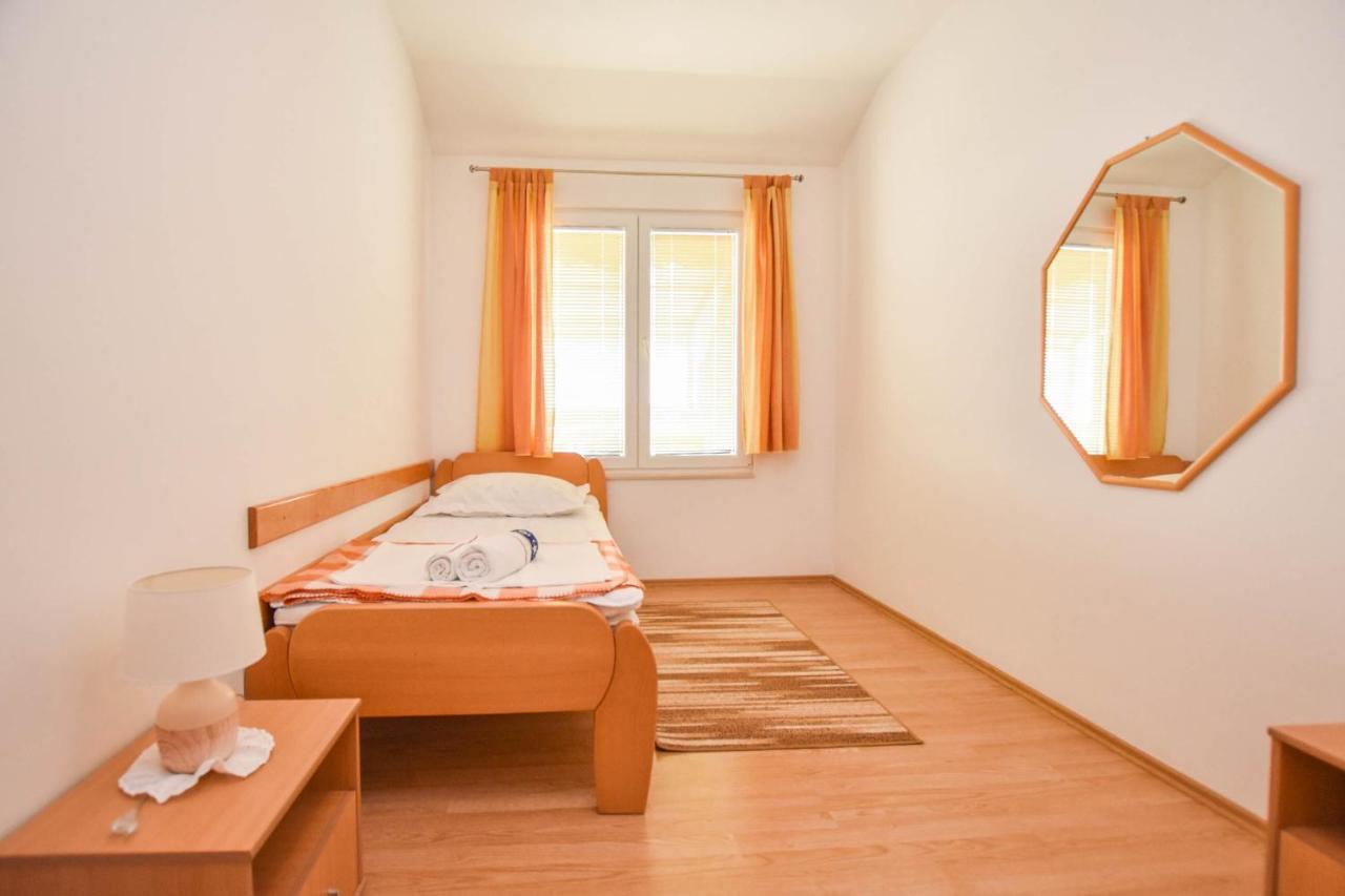 Apartments Dandelion Биоград-на-Мору Экстерьер фото