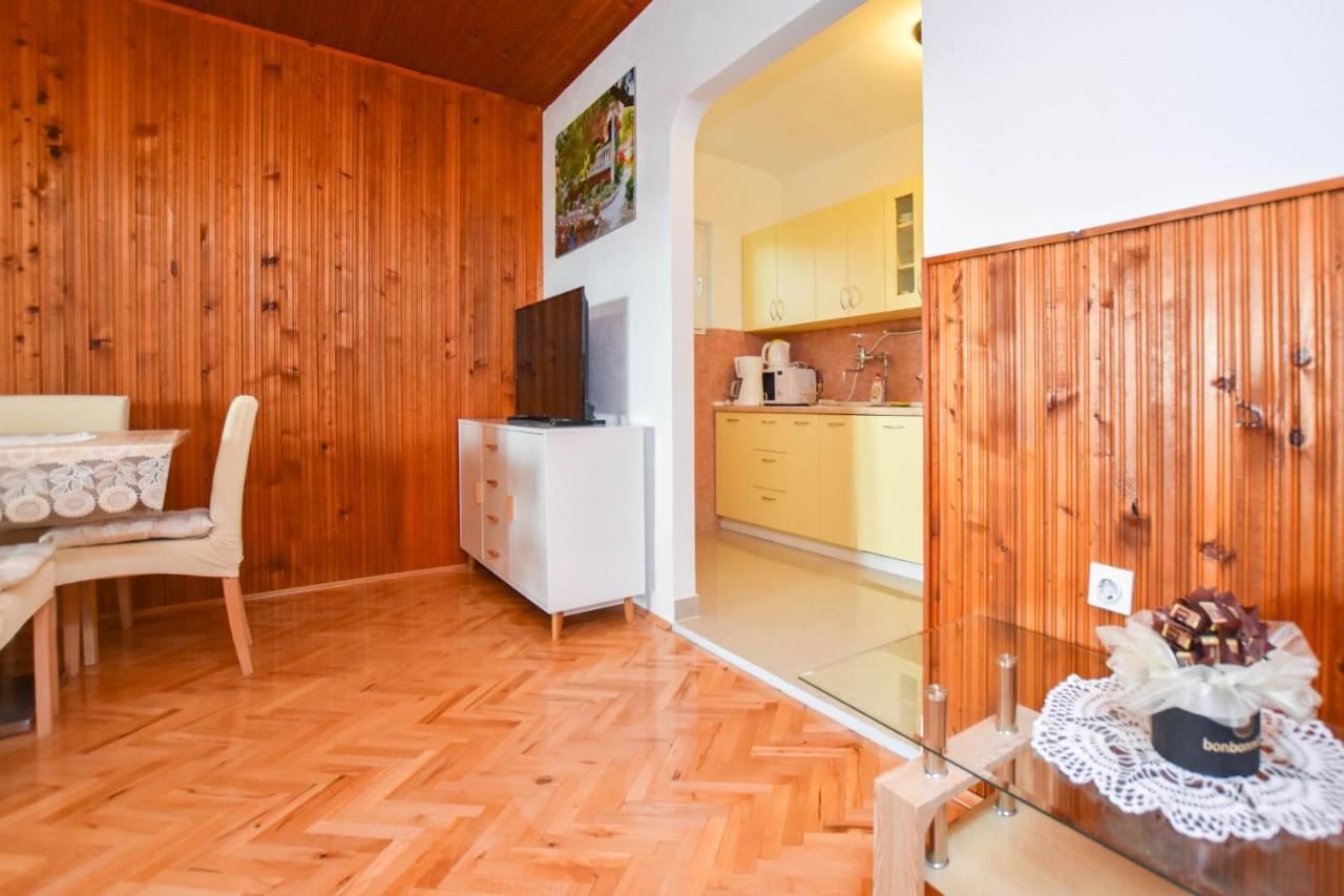Apartments Dandelion Биоград-на-Мору Экстерьер фото