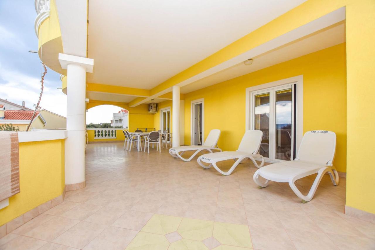 Apartments Dandelion Биоград-на-Мору Экстерьер фото