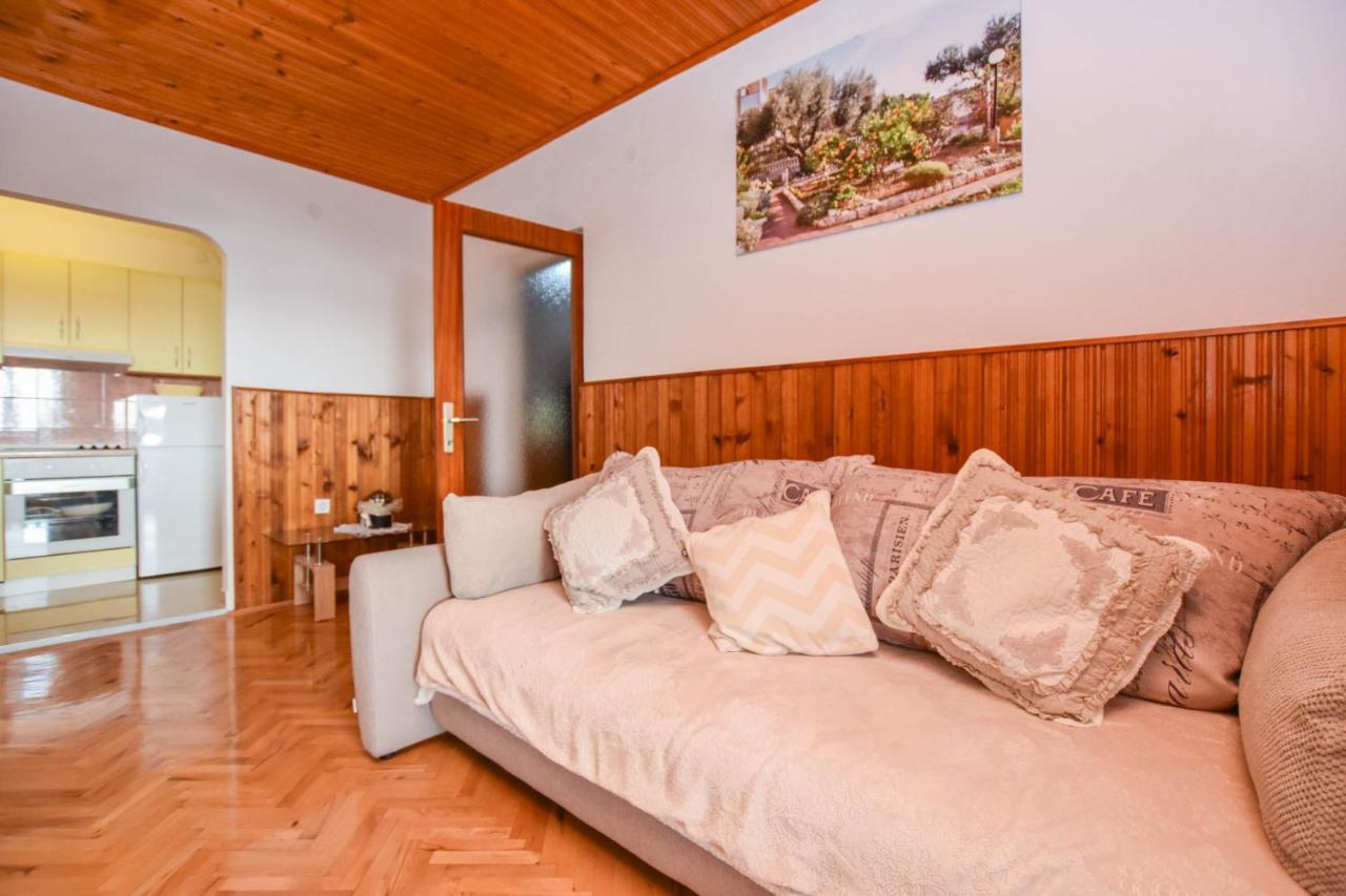 Apartments Dandelion Биоград-на-Мору Экстерьер фото