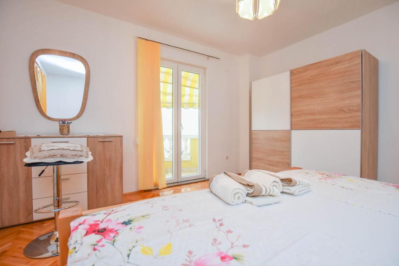Apartments Dandelion Биоград-на-Мору Экстерьер фото