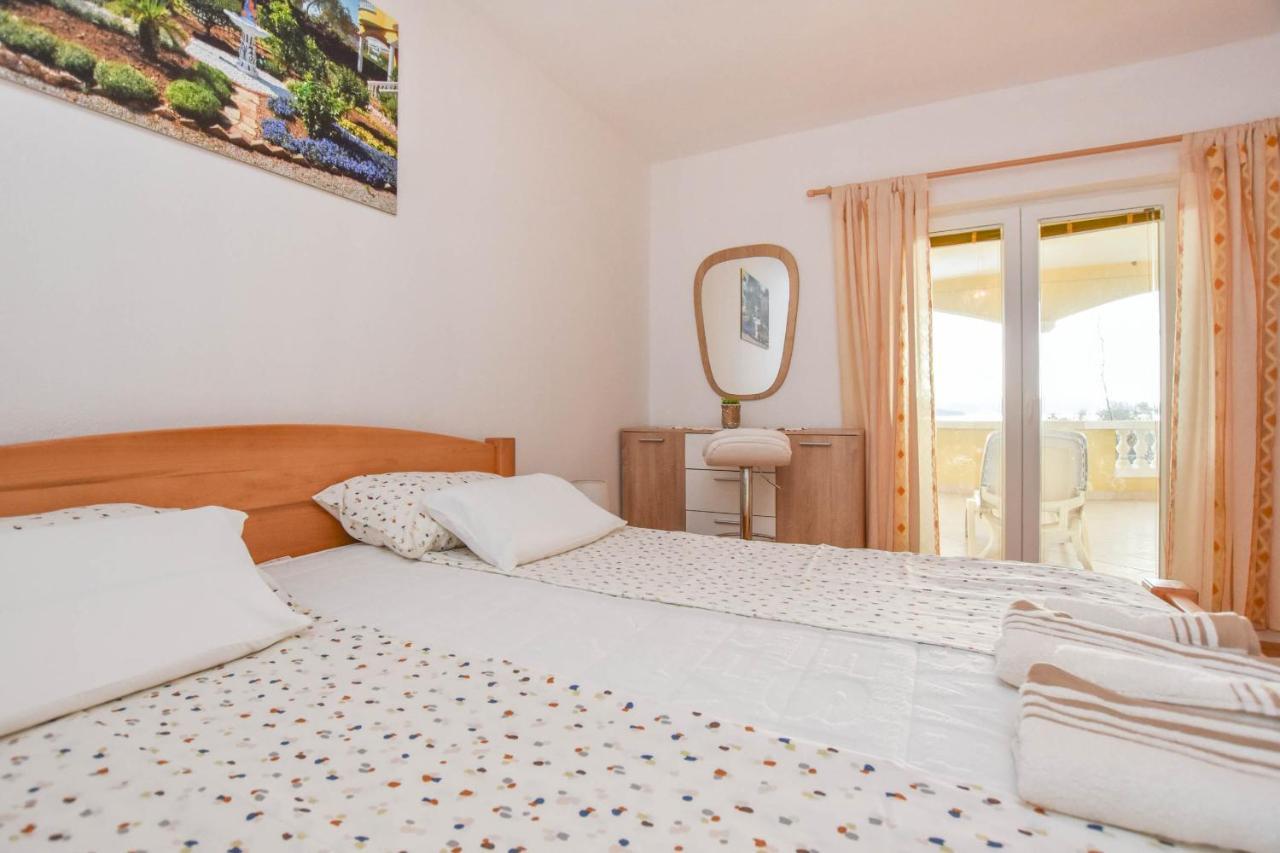 Apartments Dandelion Биоград-на-Мору Экстерьер фото