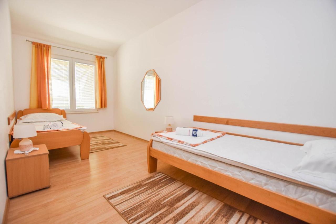 Apartments Dandelion Биоград-на-Мору Экстерьер фото