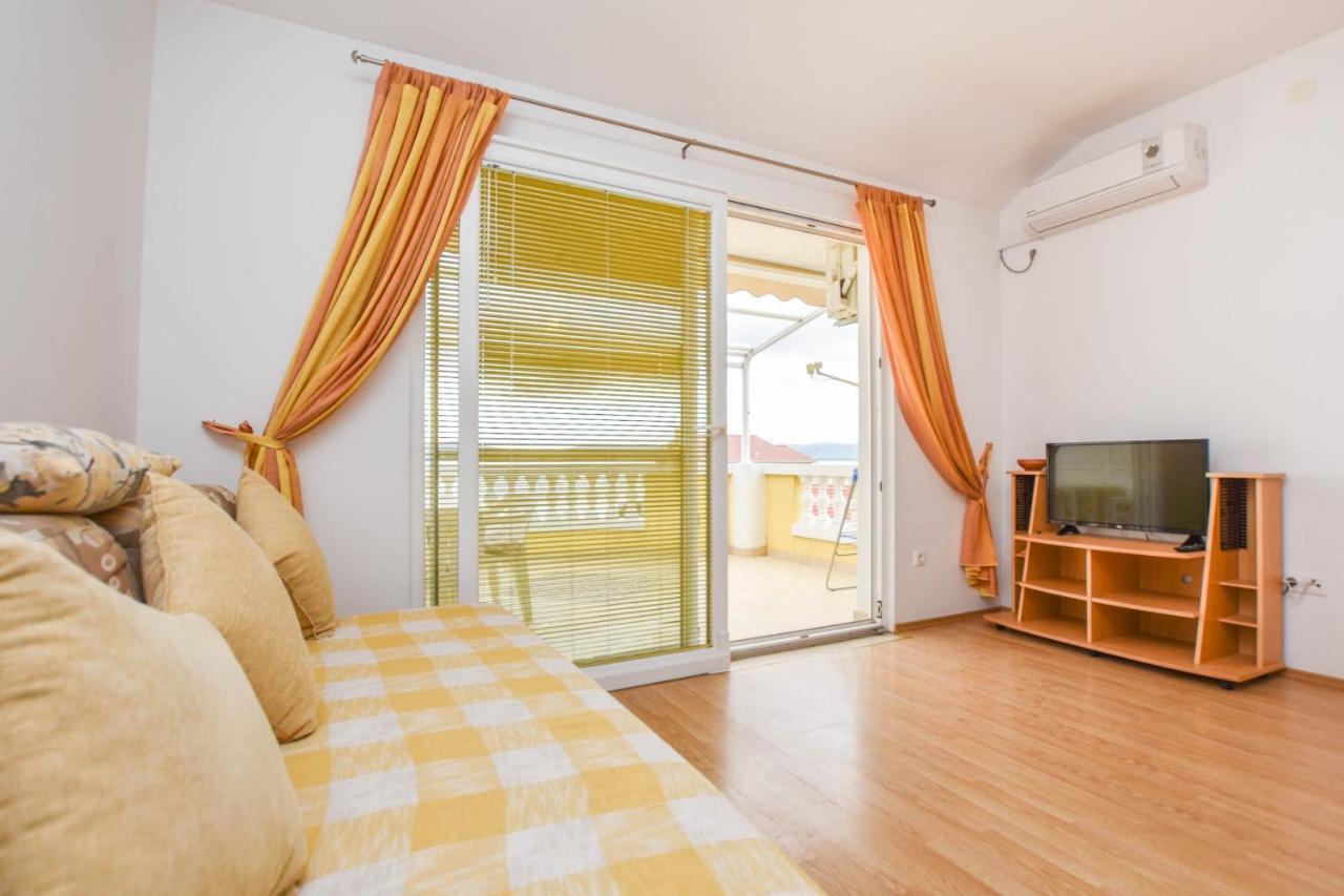 Apartments Dandelion Биоград-на-Мору Экстерьер фото