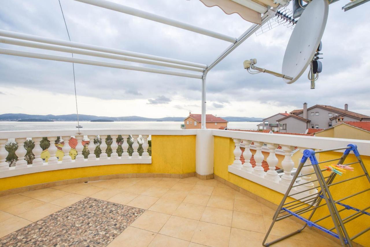 Apartments Dandelion Биоград-на-Мору Экстерьер фото