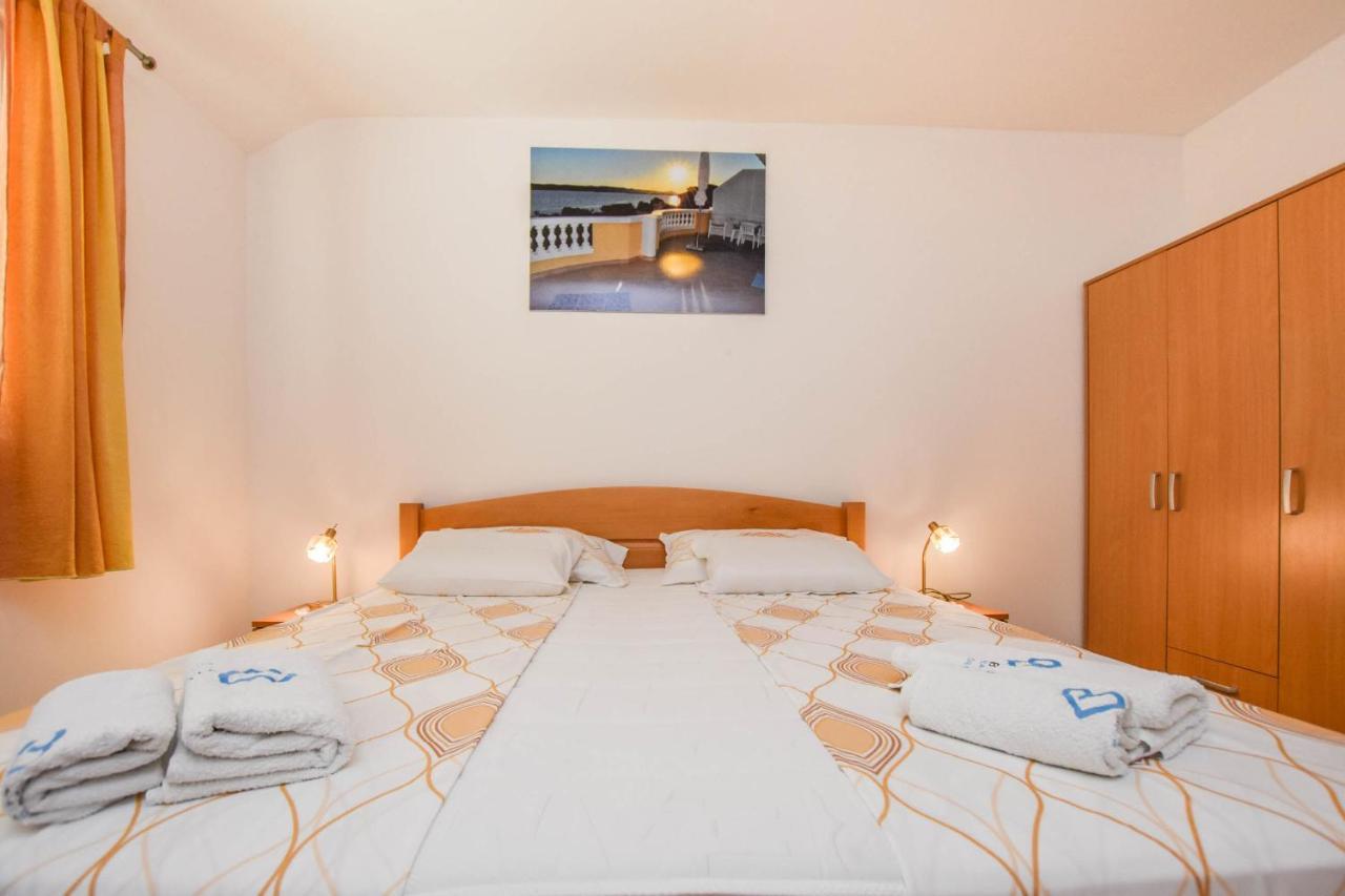 Apartments Dandelion Биоград-на-Мору Экстерьер фото