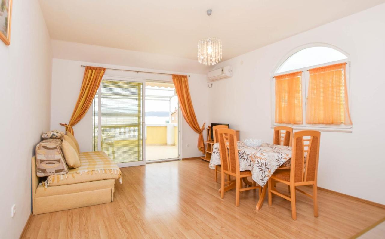 Apartments Dandelion Биоград-на-Мору Экстерьер фото