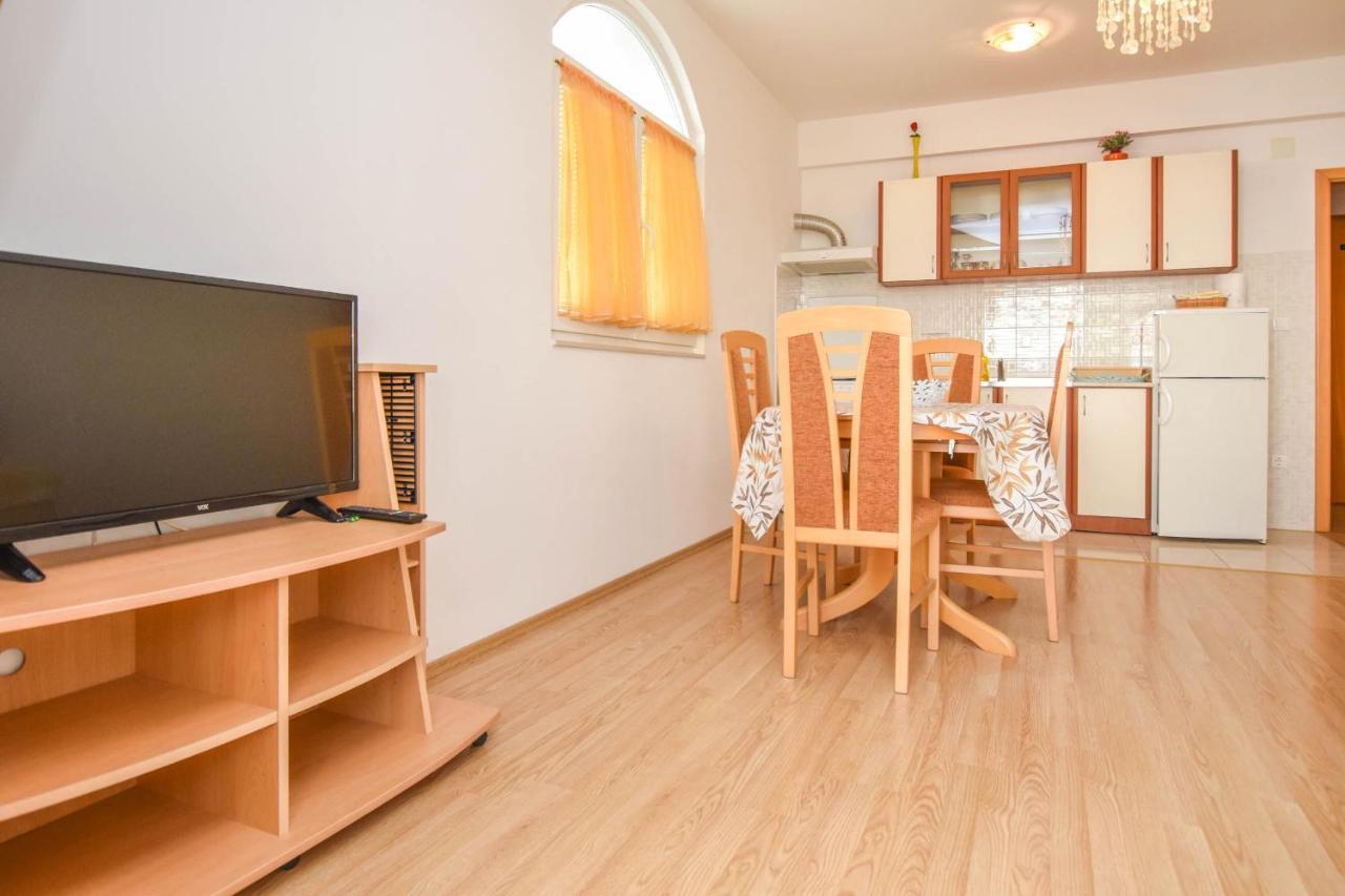 Apartments Dandelion Биоград-на-Мору Экстерьер фото