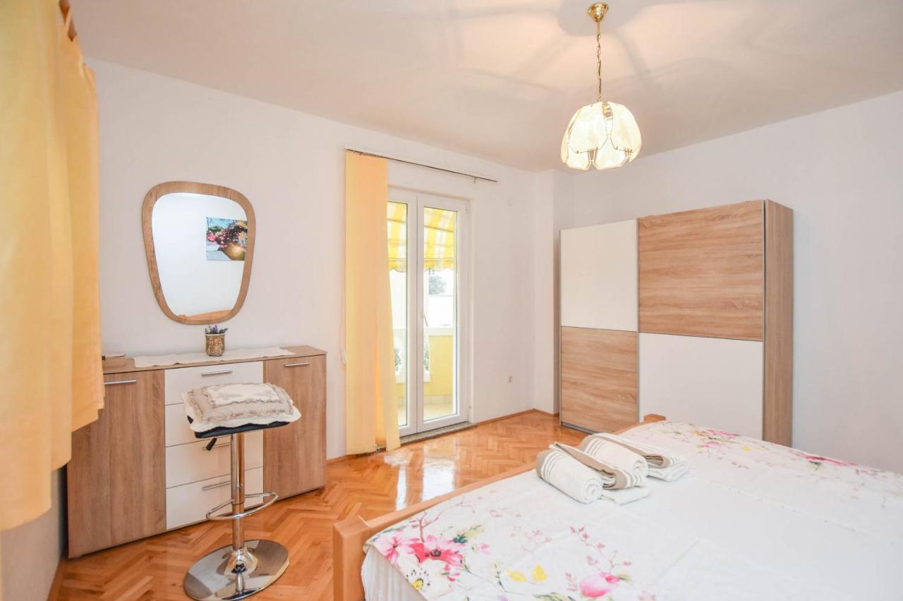 Apartments Dandelion Биоград-на-Мору Экстерьер фото