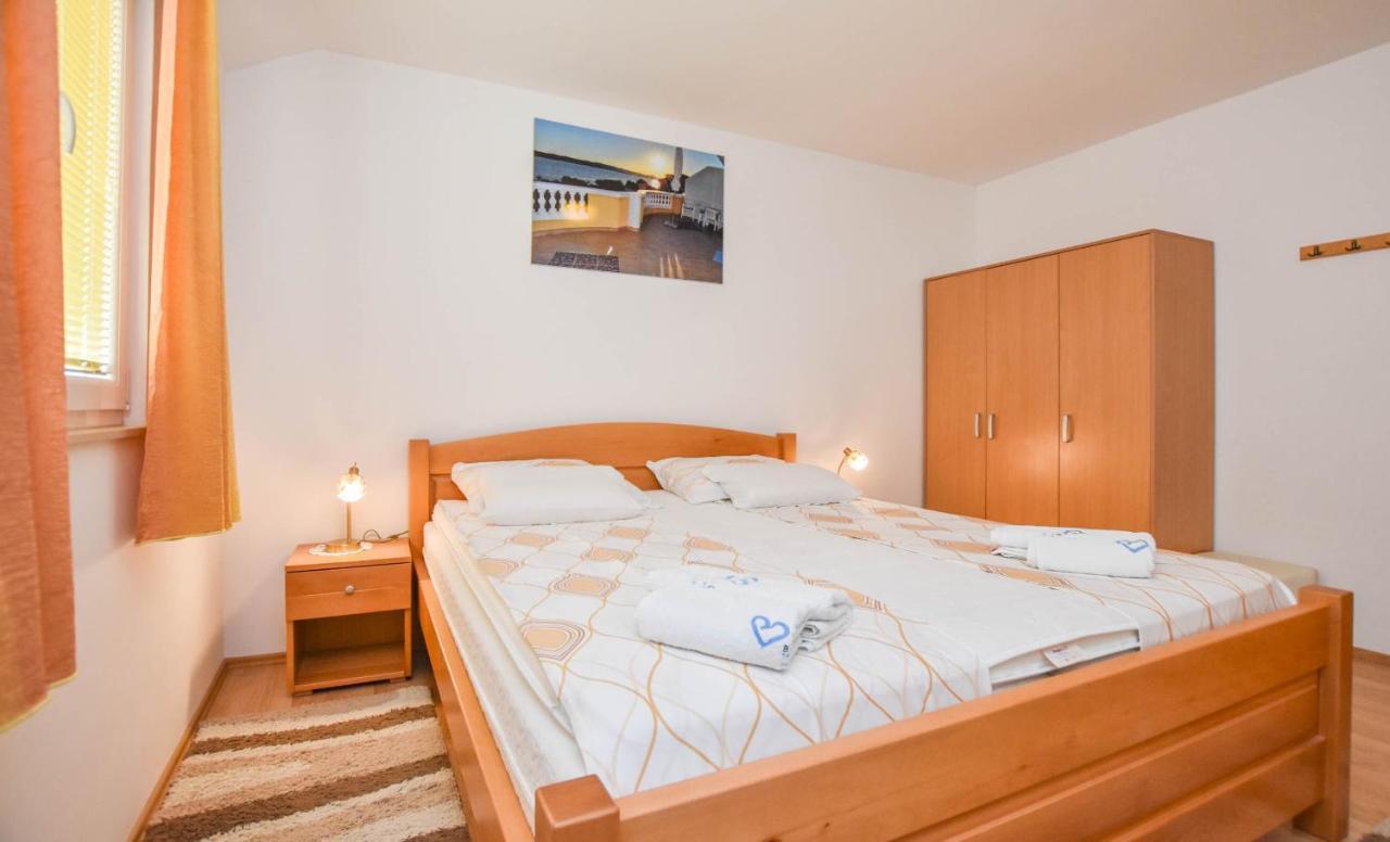Apartments Dandelion Биоград-на-Мору Экстерьер фото