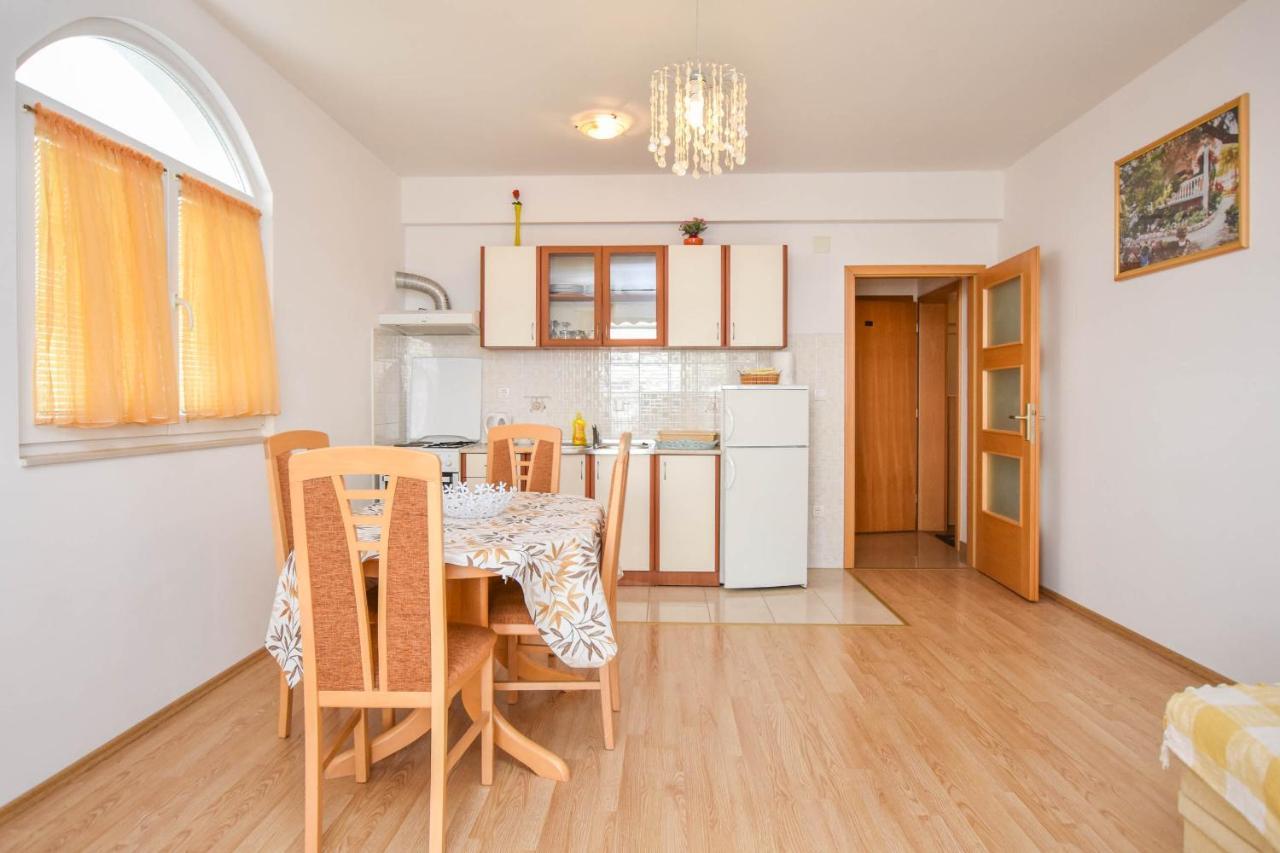 Apartments Dandelion Биоград-на-Мору Экстерьер фото