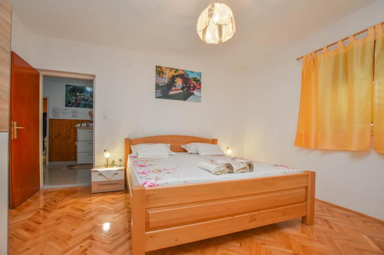 Apartments Dandelion Биоград-на-Мору Экстерьер фото