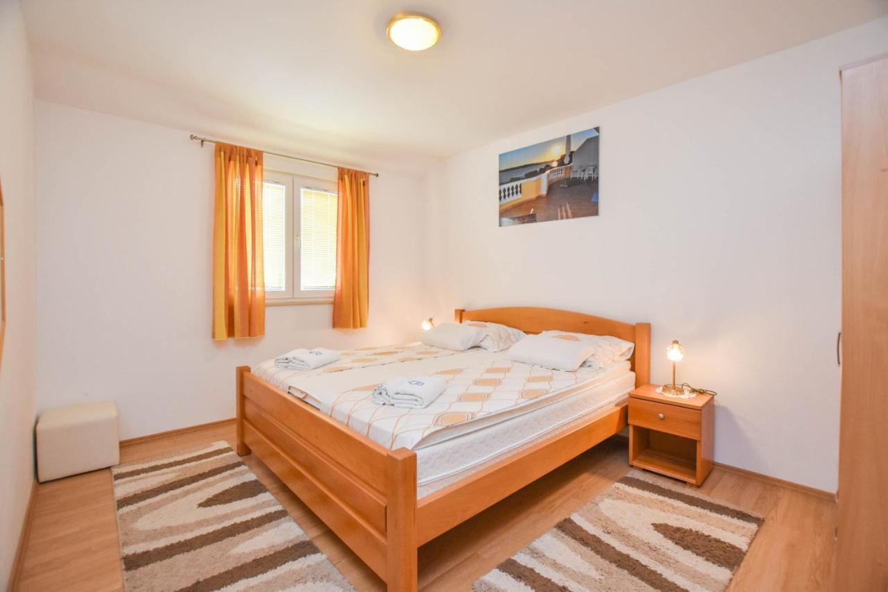 Apartments Dandelion Биоград-на-Мору Экстерьер фото
