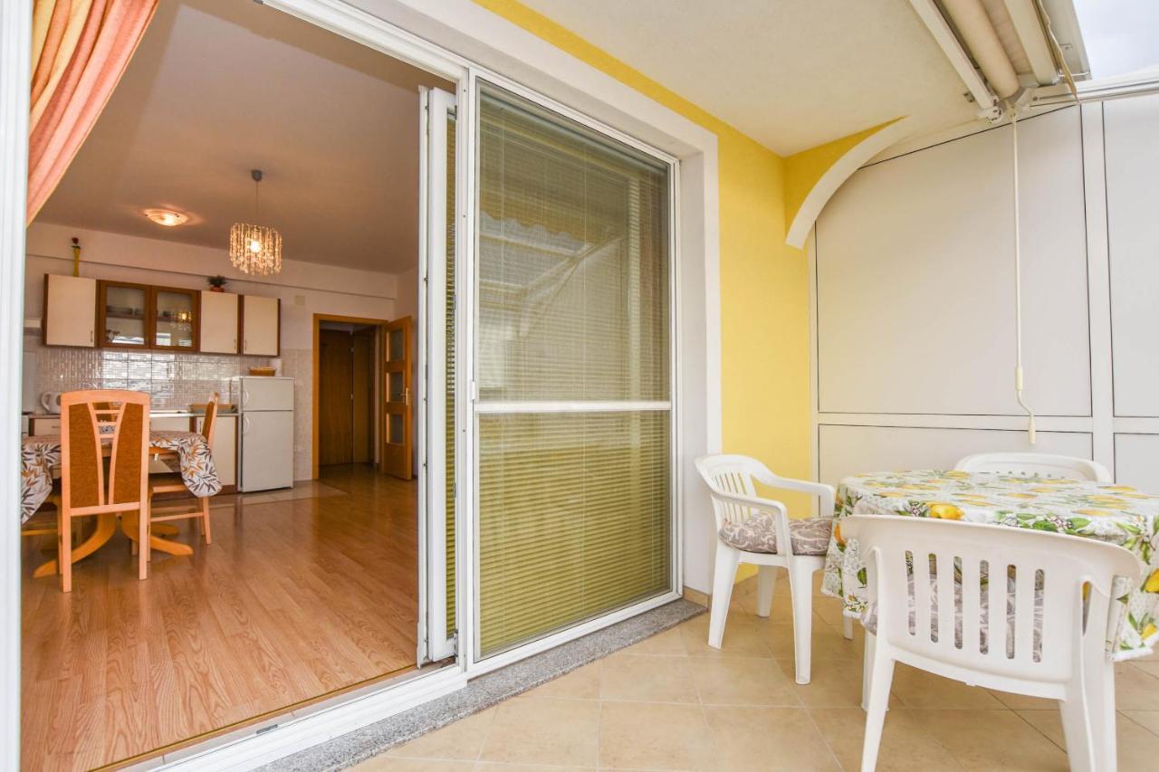 Apartments Dandelion Биоград-на-Мору Экстерьер фото
