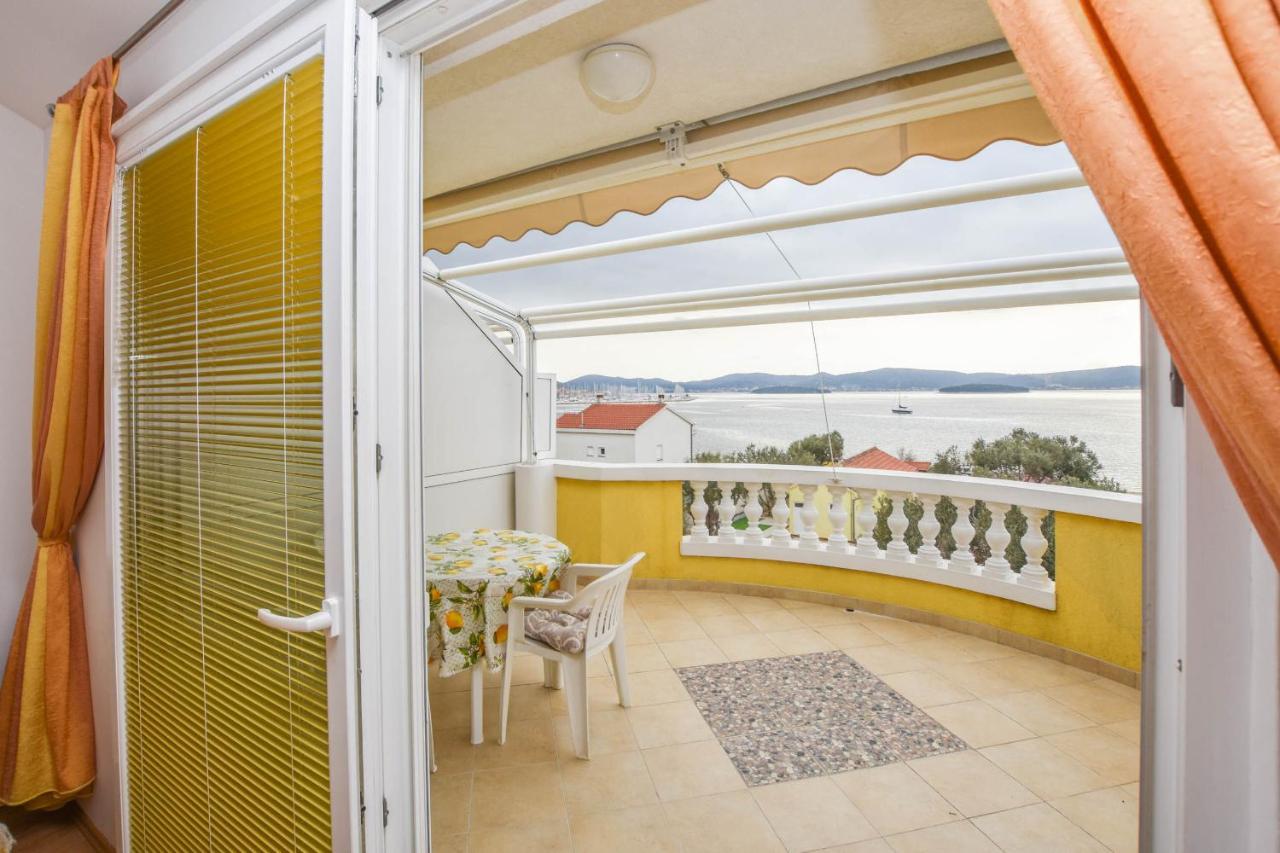 Apartments Dandelion Биоград-на-Мору Экстерьер фото