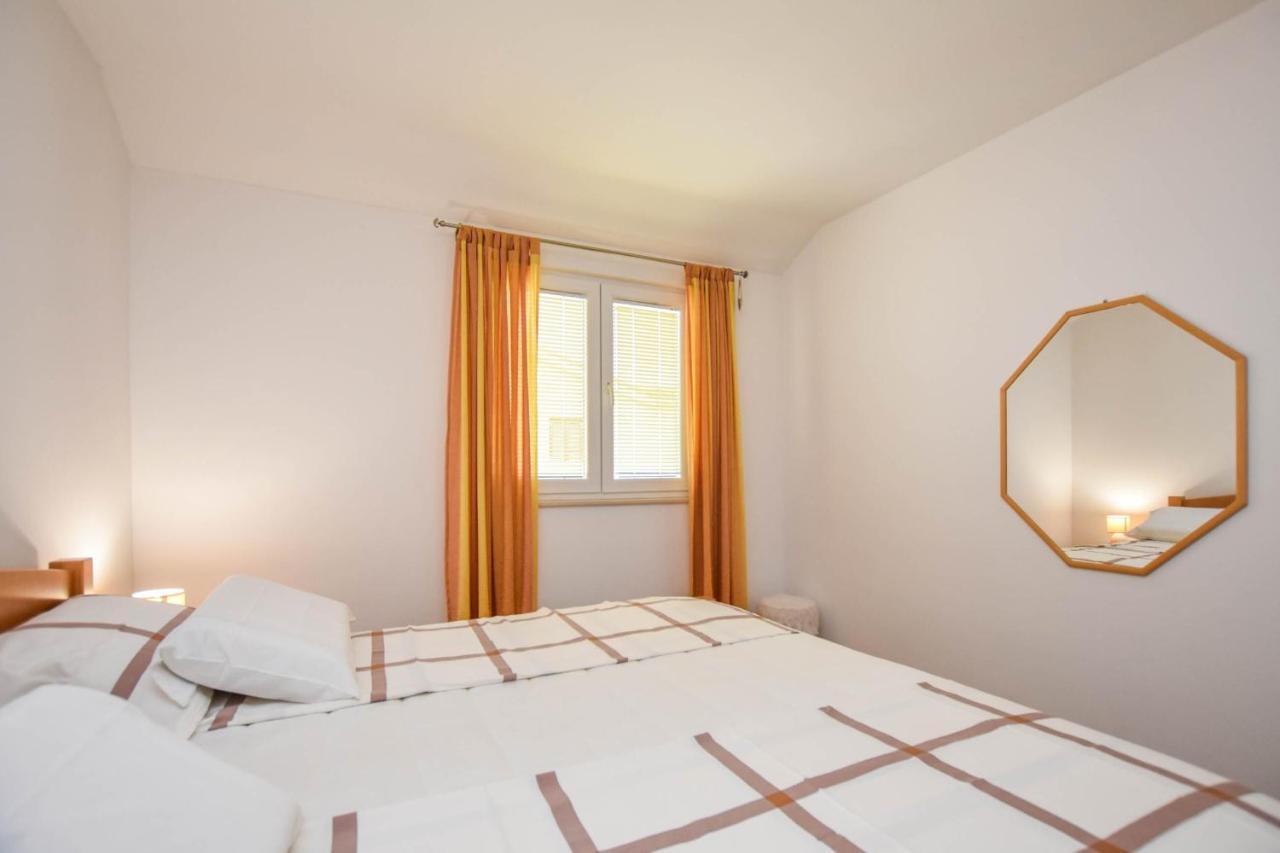 Apartments Dandelion Биоград-на-Мору Экстерьер фото