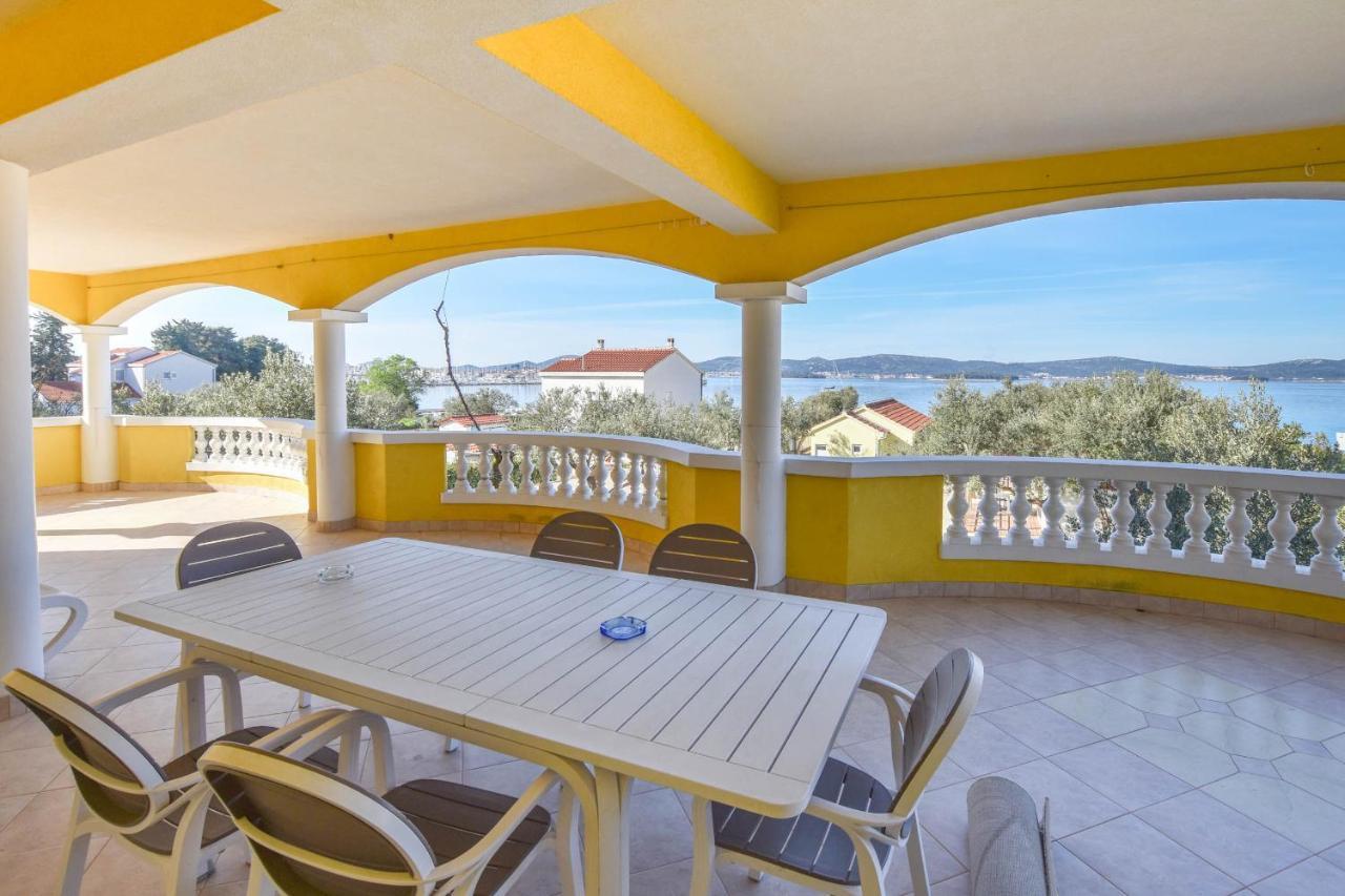Apartments Dandelion Биоград-на-Мору Экстерьер фото